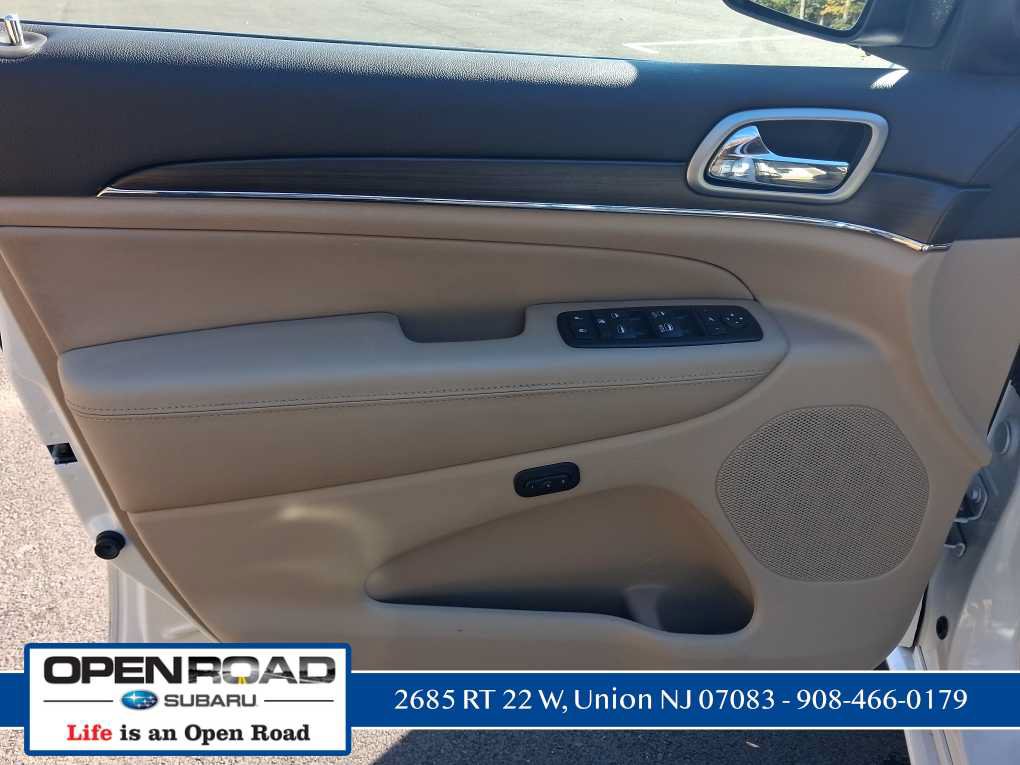 Used 2018 Jeep Grand Cherokee Overland AWD/4WD image 27