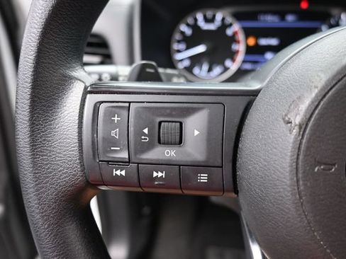 Used 2024 Nissan Rogue S AWD/4WD image 31