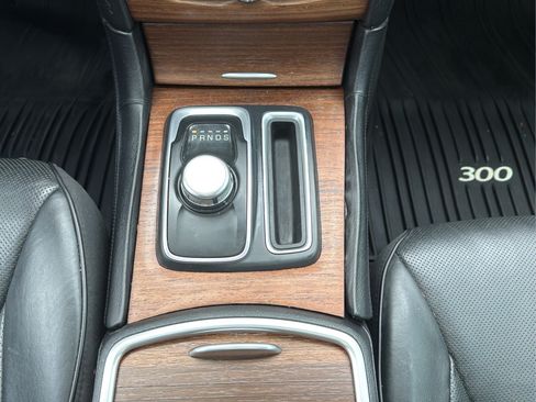 Used 2015 Chrysler 300 C Platinum w/ Light Group RWD image 18