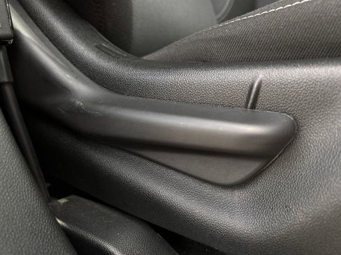 Used 2025 Chevrolet Blazer LT image 30