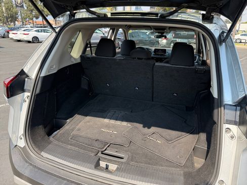 Used 2022 Nissan Rogue SV image 20