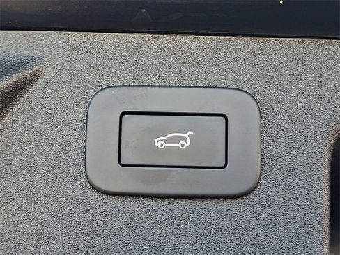 Used 2023 Land Rover Discovery Sport SE R-Dynamic image 29