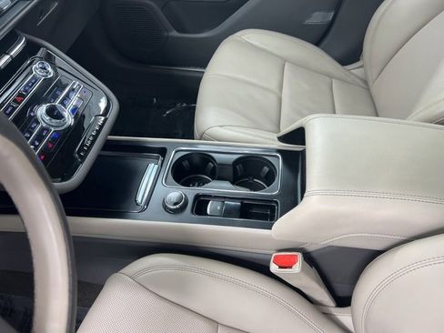 Certified 2022 Lincoln Corsair AWD w/ Premium Package image 15