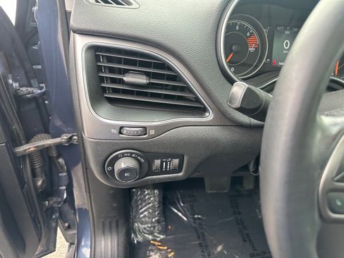Used 2021 Jeep Cherokee Latitude Plus w/ Sun & Sound Group FWD image 13