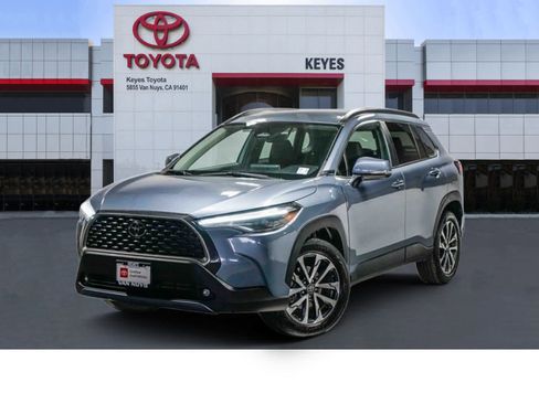 Certified 2024 Toyota Corolla Cross XLE image 1