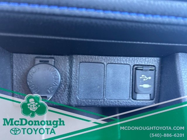 Used 2017 Toyota Corolla SE w/ Carpet Mat Package (TMS) FWD image 16
