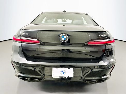 Used 2026 BMW 760i xDrive w/ Executive Package AWD/4WD image 6