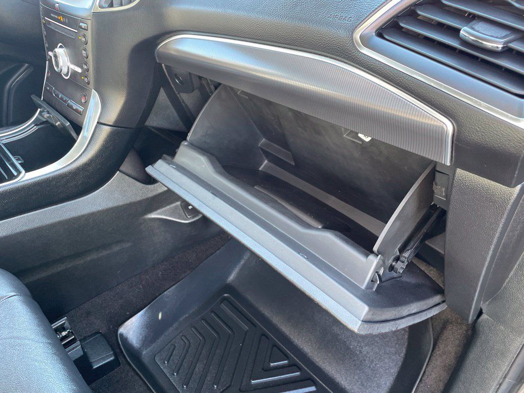 Used 2019 Ford Edge Titanium AWD/4WD image 36