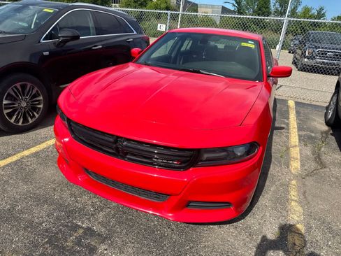 Used 2021 Dodge Charger SXT w/ Leather Interior Group RWD image 24
