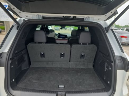 Used 2024 Chevrolet Traverse RS w/ LPO, Floor Liner Package FWD image 13