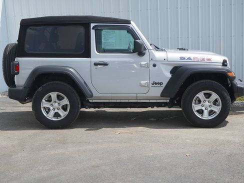 Used 2024 Jeep Wrangler Sport AWD/4WD image 2