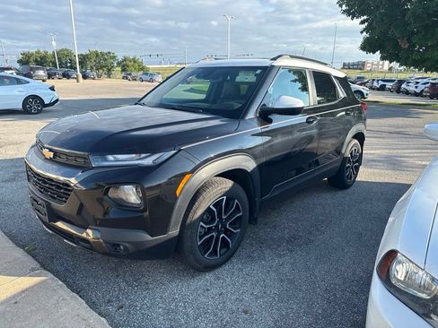 Used 2021 Chevrolet TrailBlazer ACTIV w/ Sun and Liftgate Package AWD/4WD image 2