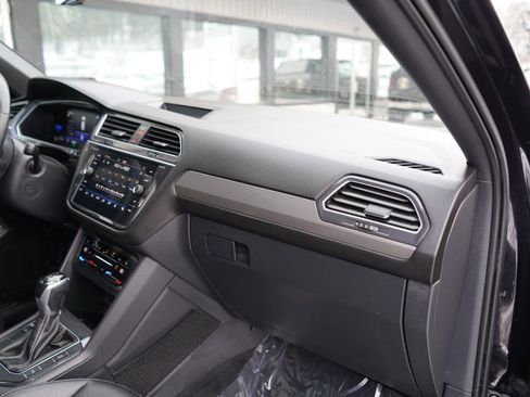 Used 2022 Volkswagen Tiguan SE R-Line image 80