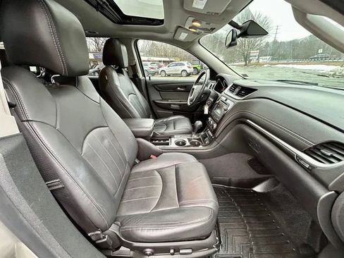 Used 2017 Chevrolet Traverse Premier image 19