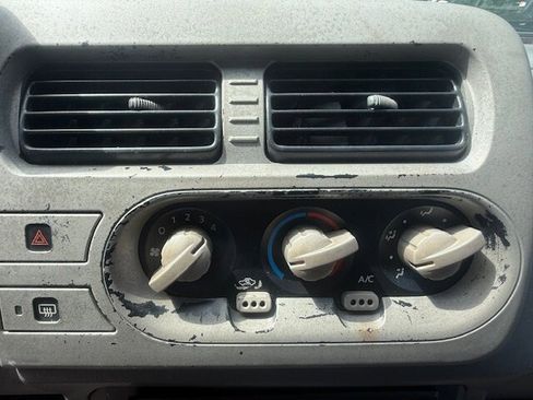 Used 2001 Nissan Xterra SE image 27