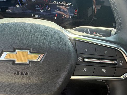 Used 2026 Chevrolet Equinox LT AWD/4WD image 16