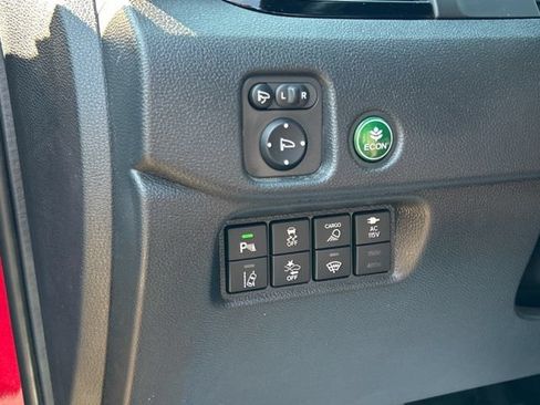 Used 2025 Honda Ridgeline Black Edition image 35