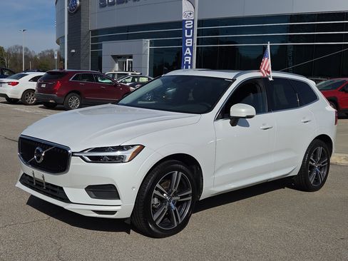 Used 2018 Volvo XC60 T5 Momentum w/ Convenience Package image 7