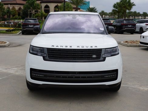 Used 2023 Land Rover Range Rover SE image 2