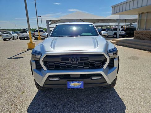 Used 2026 Toyota Tacoma TRD Off-Road AWD/4WD image 3