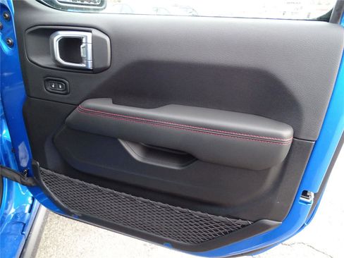 New 2025 Jeep Gladiator Rubicon image 7