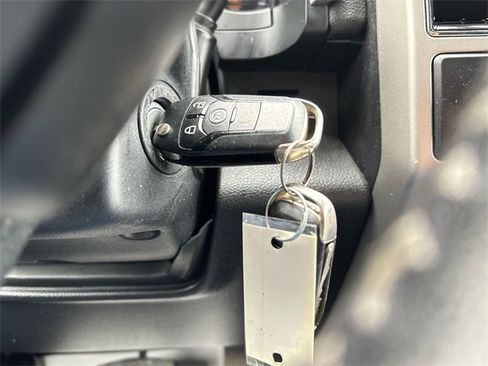 Used 2019 Ford F250 Lariat w/ Lariat Value Package image 10