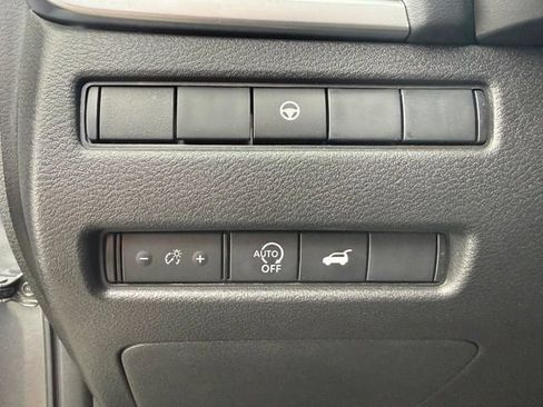 Used 2026 Nissan Rogue SL FWD image 26