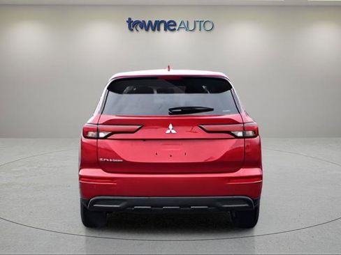 Used 2024 Mitsubishi Outlander ES AWD/4WD image 4