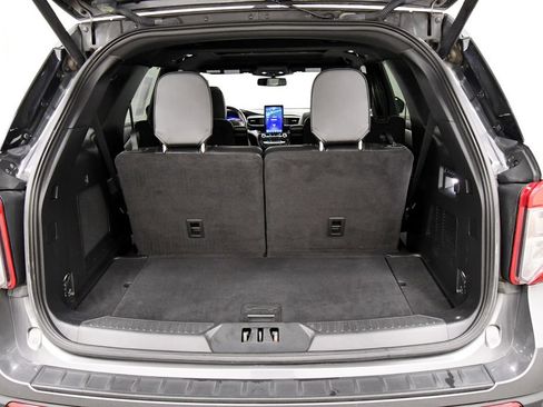 Used 2022 Ford Explorer ST w/ ST Street Pack AWD/4WD image 7