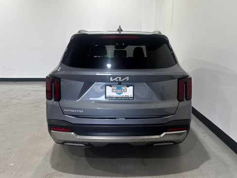 Used 2024 Kia Sorento S FWD image 24