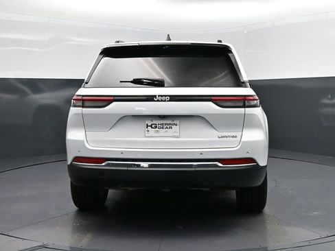 Used 2024 Jeep Grand Cherokee Limited w/ Luxury Tech Group II image 6