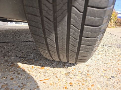 Used 2024 Toyota Highlander XLE image 46