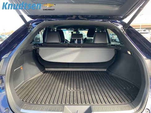 Used 2022 Toyota Venza XLE image 15