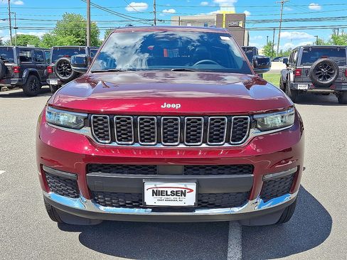 Used 2024 Jeep Grand Cherokee L Limited AWD/4WD image 35