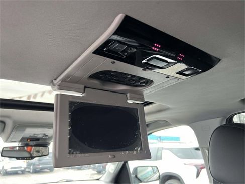 Used 2020 Chevrolet Suburban LT image 13