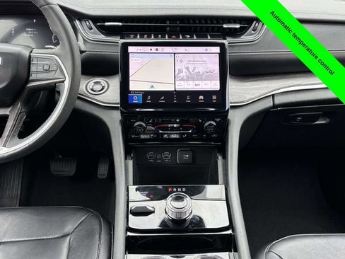 Used 2023 Jeep Grand Cherokee Limited w/ Black Appearance Package AWD/4WD image 28