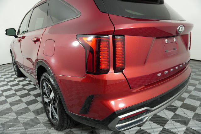 Used 2021 Kia Sorento EX FWD image 11