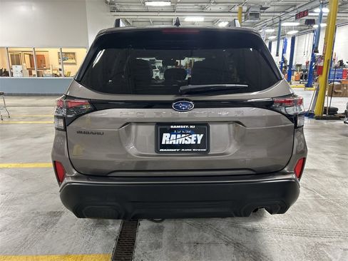 Certified 2025 Subaru Forester Premium image 7