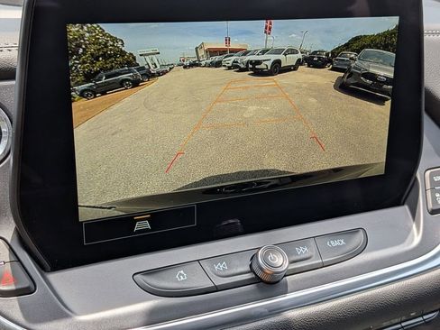 Used 2025 Chevrolet Blazer LT FWD image 17