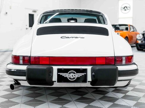 Used 1987 Porsche 911 Carrera RWD image 8