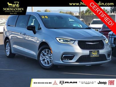Certified 2024 Chrysler Pacifica Touring-L