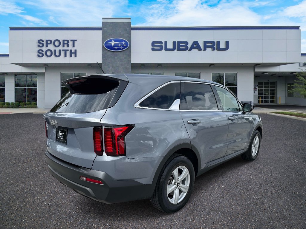 Used 2023 Kia Sorento LX FWD image 3