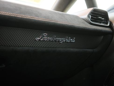 Used 2022 Lamborghini Huracan STO image 36