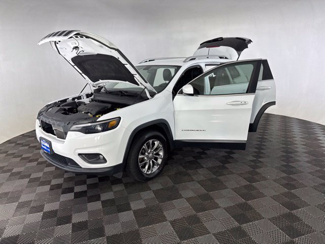 Used 2019 Jeep Cherokee Latitude Plus AWD/4WD image 11