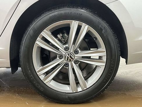 Used 2024 Volkswagen Jetta SE FWD image 13