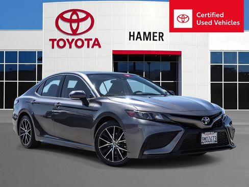 Certified 2024 Toyota Camry SE FWD image 1