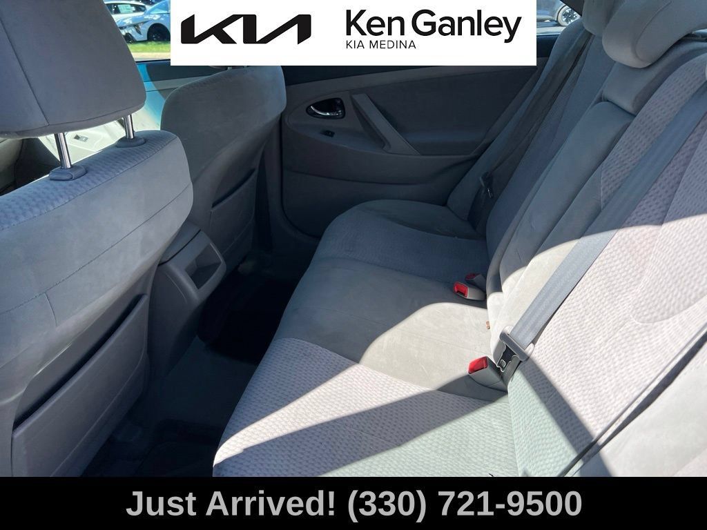Used 2011 Toyota Camry LE FWD image 10