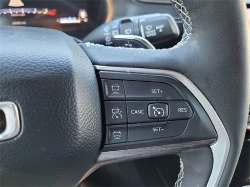 Used 2024 Jeep Grand Cherokee Limited image 36