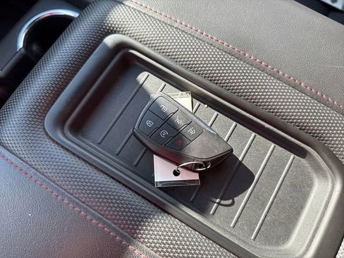 Used 2022 Chevrolet Suburban RST w/ Sport Performance Package image 35