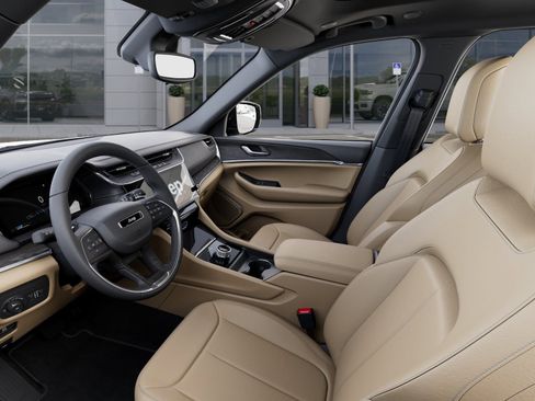 New 2026 Jeep Grand Cherokee Limited RWD image 22
